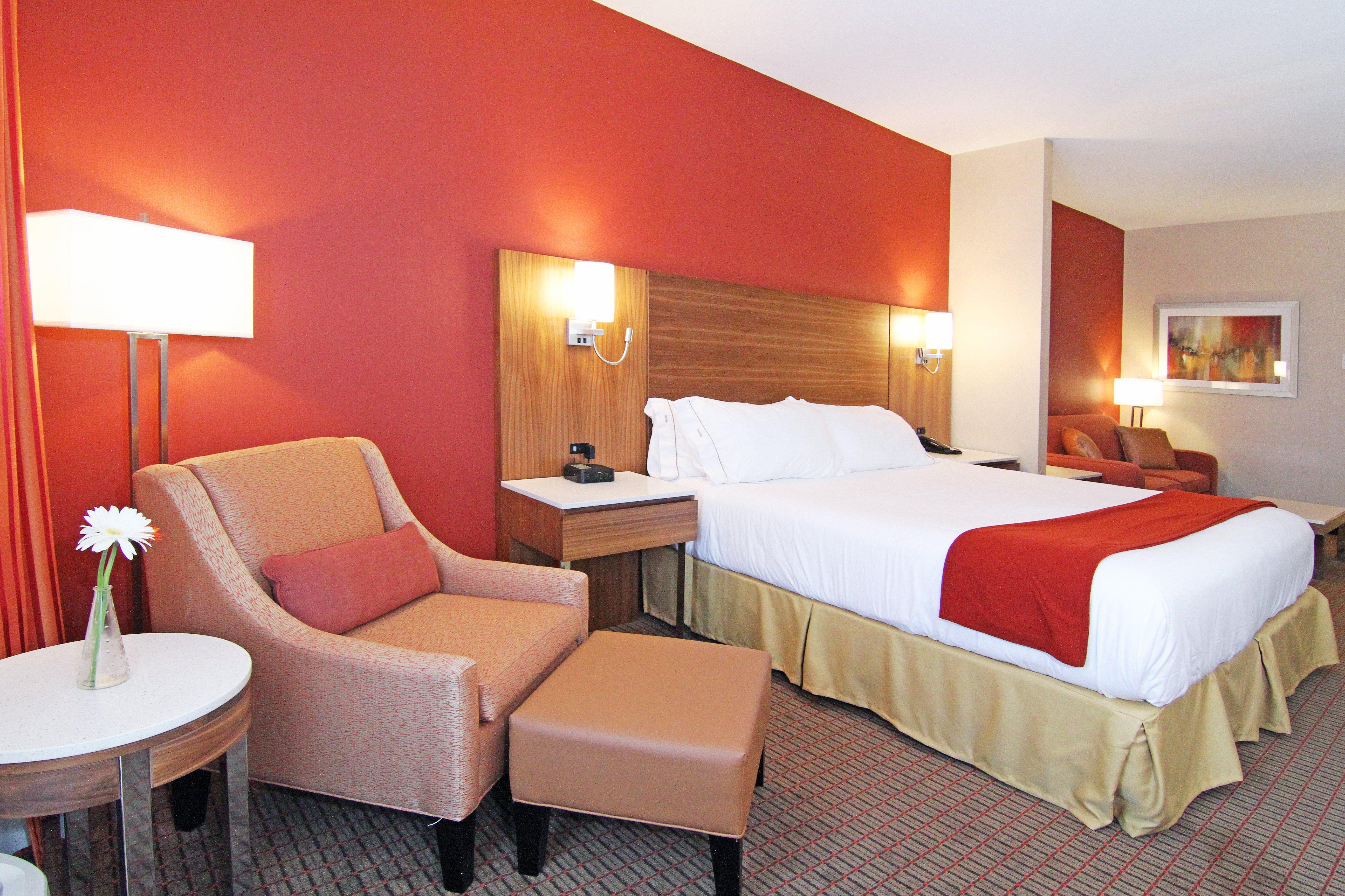 Express And By Ihg Hotel 3*