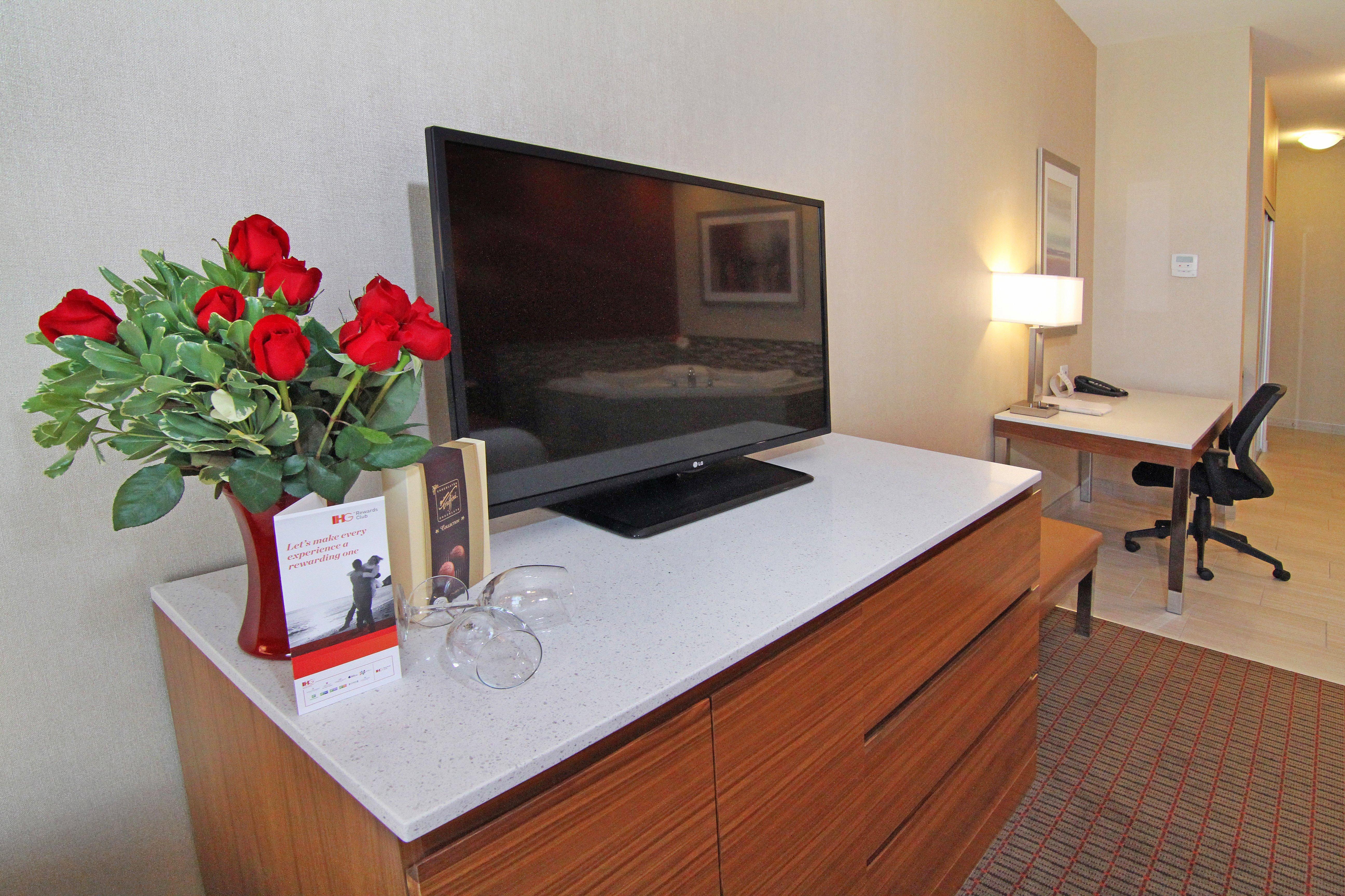 Express And By Ihg 3* Calgary
