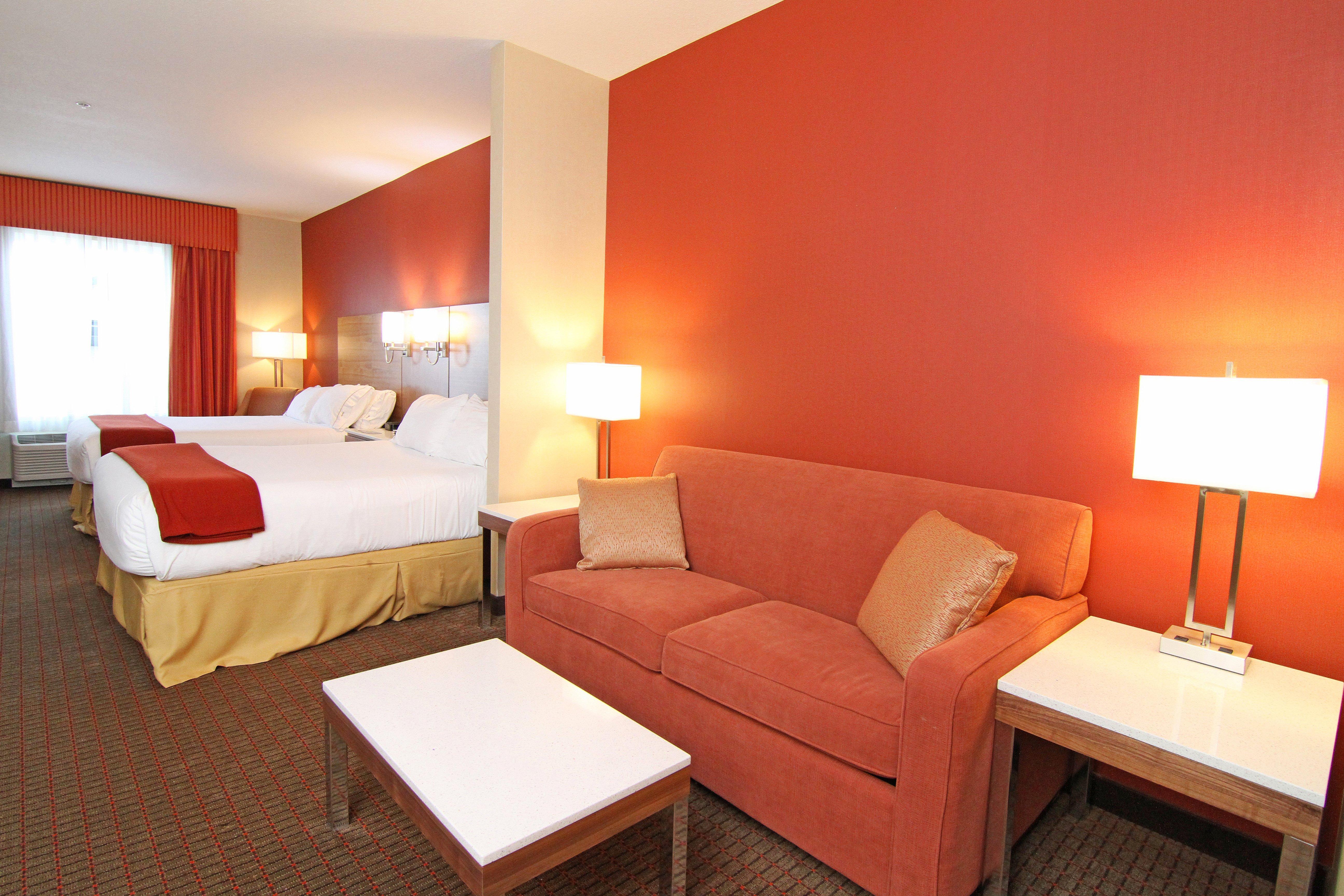 Express And By Ihg 3*